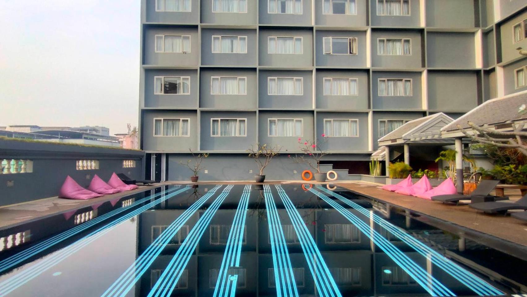 Witz Bangkok Ramkhamhaeng Hotel Екстериор снимка