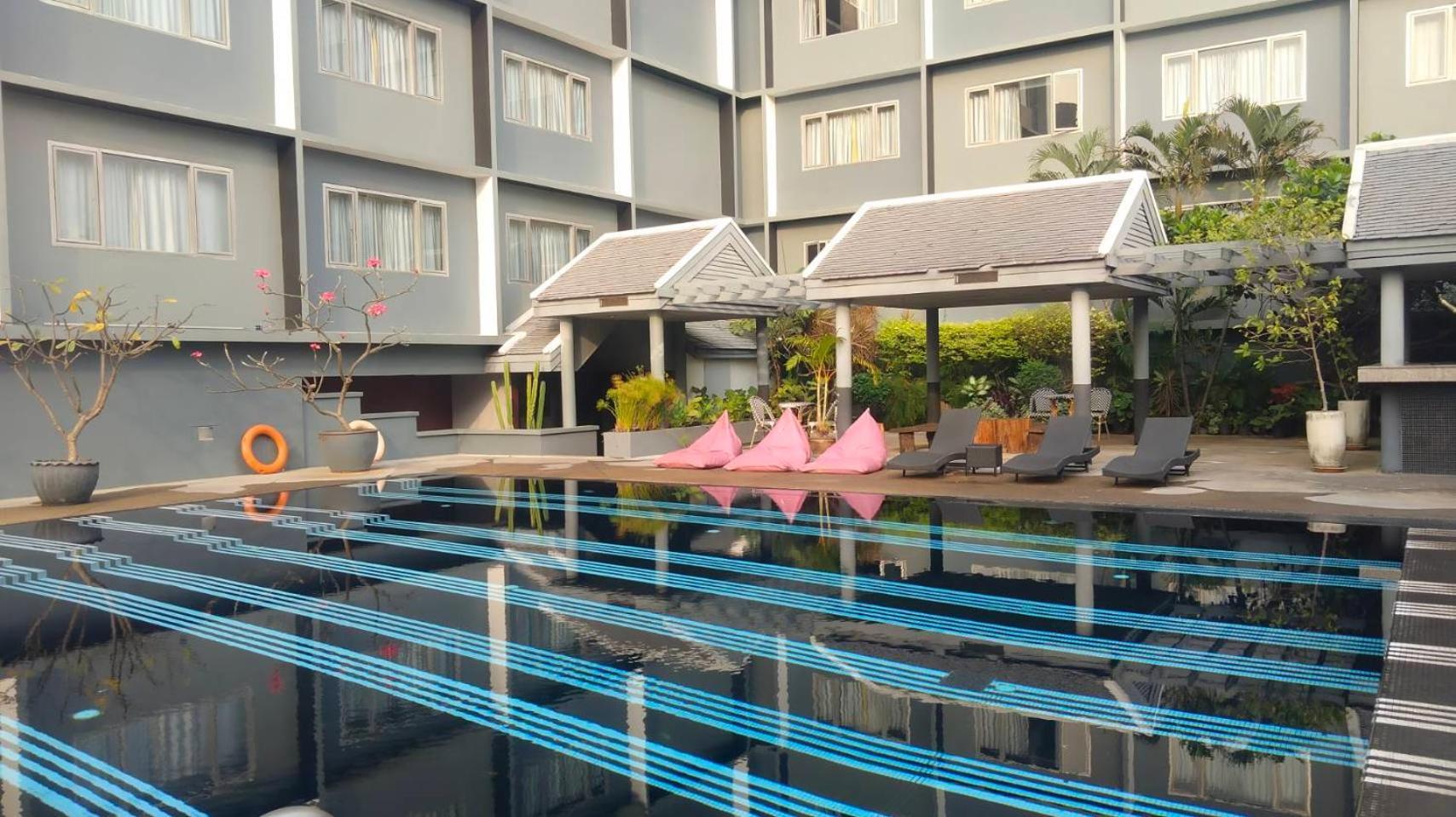 Witz Bangkok Ramkhamhaeng Hotel Екстериор снимка