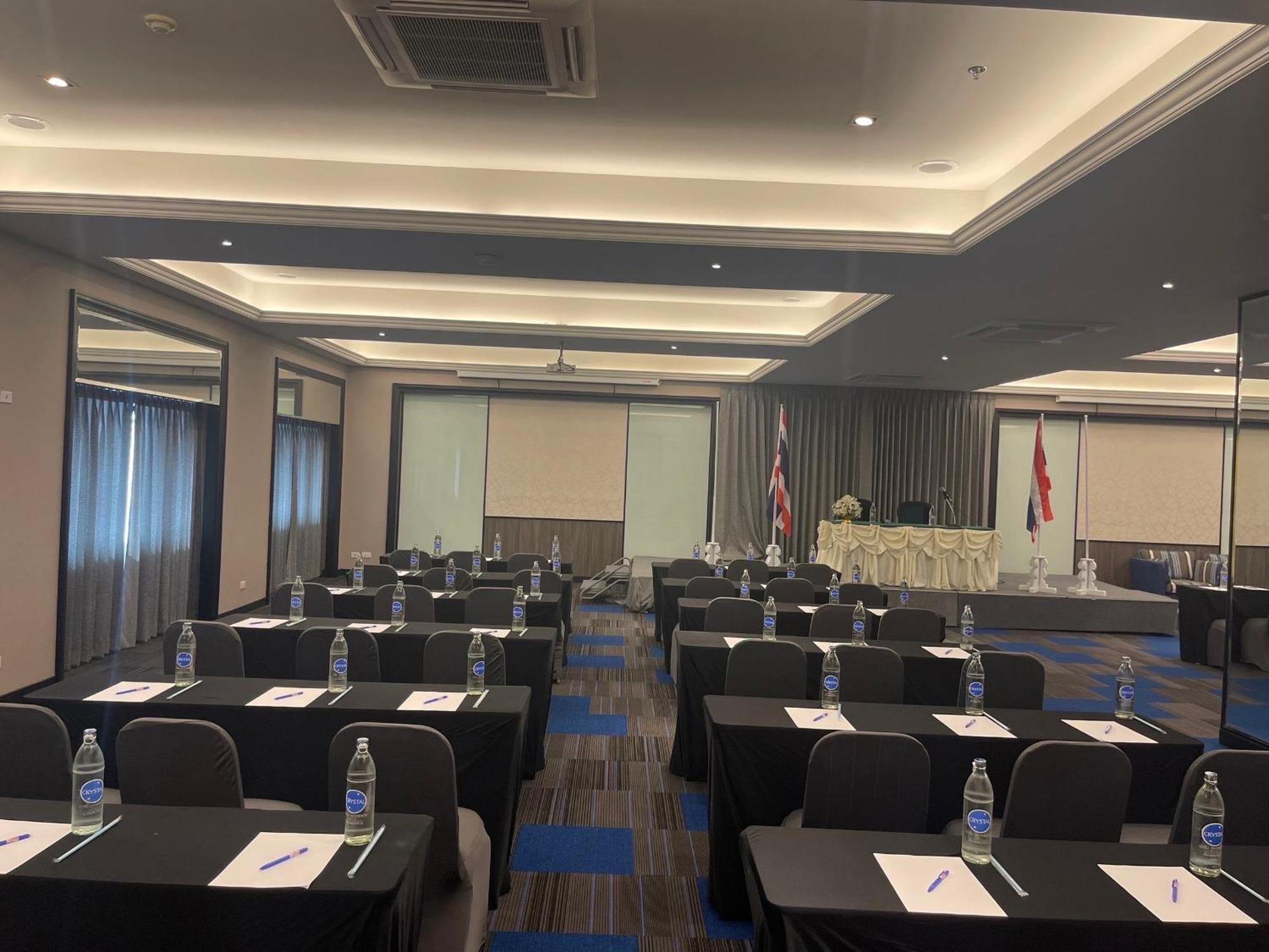 Witz Bangkok Ramkhamhaeng Hotel Екстериор снимка